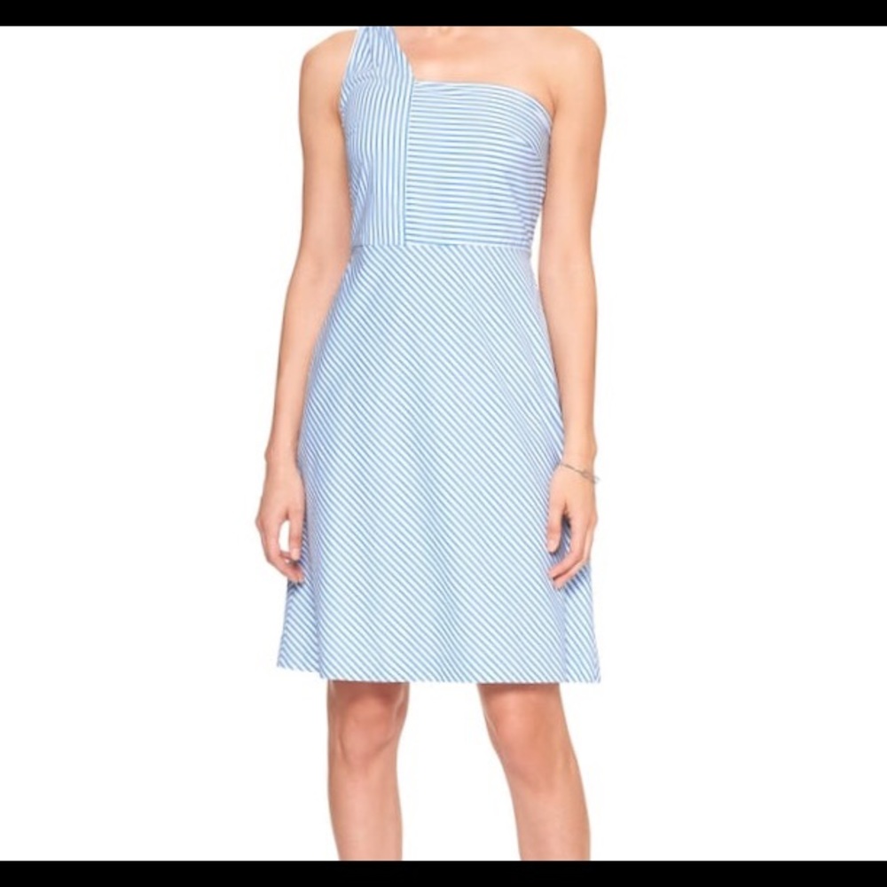 Banana Republic Women’s one shoulder dress. Sz 6